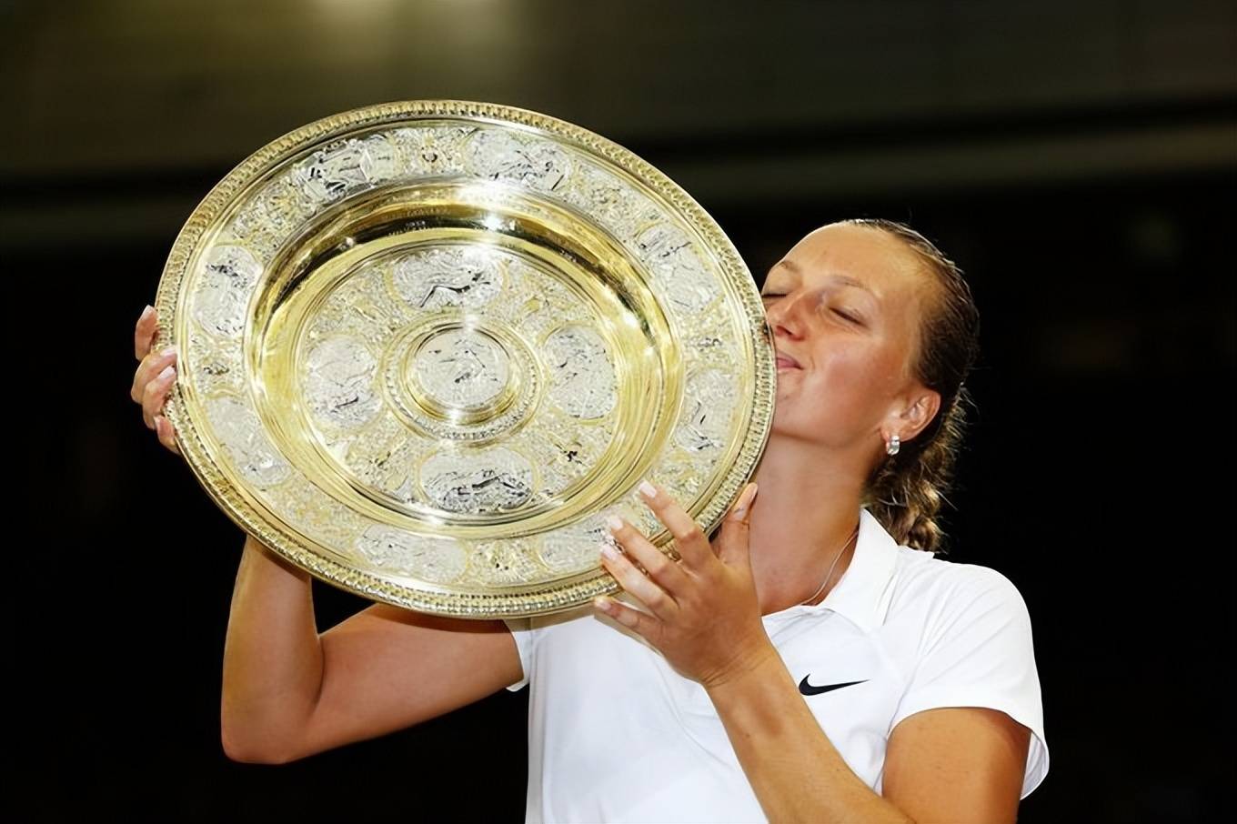 爱游戏体育-科维托娃重要时刻重要助攻，DWG带队取胜！