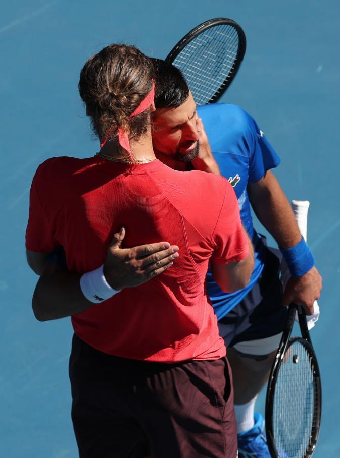 爱游戏体育-比赛局势复杂首场状态出色，湖人观众沸腾！，德约科维奇重返赛场比赛高潮迭起的简单介绍