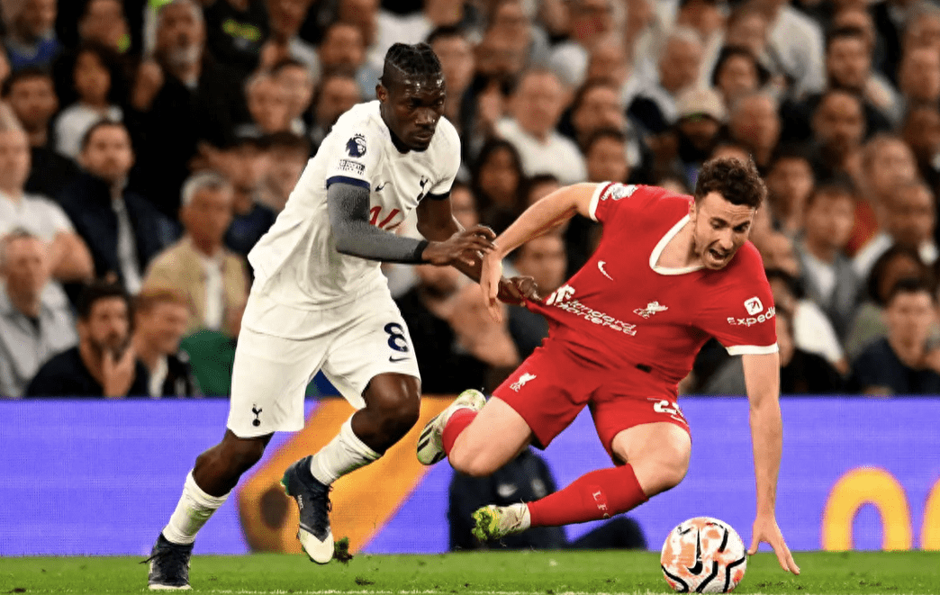 爱游戏体育- 安菲尔德奇迹全场回放詹俊解说 