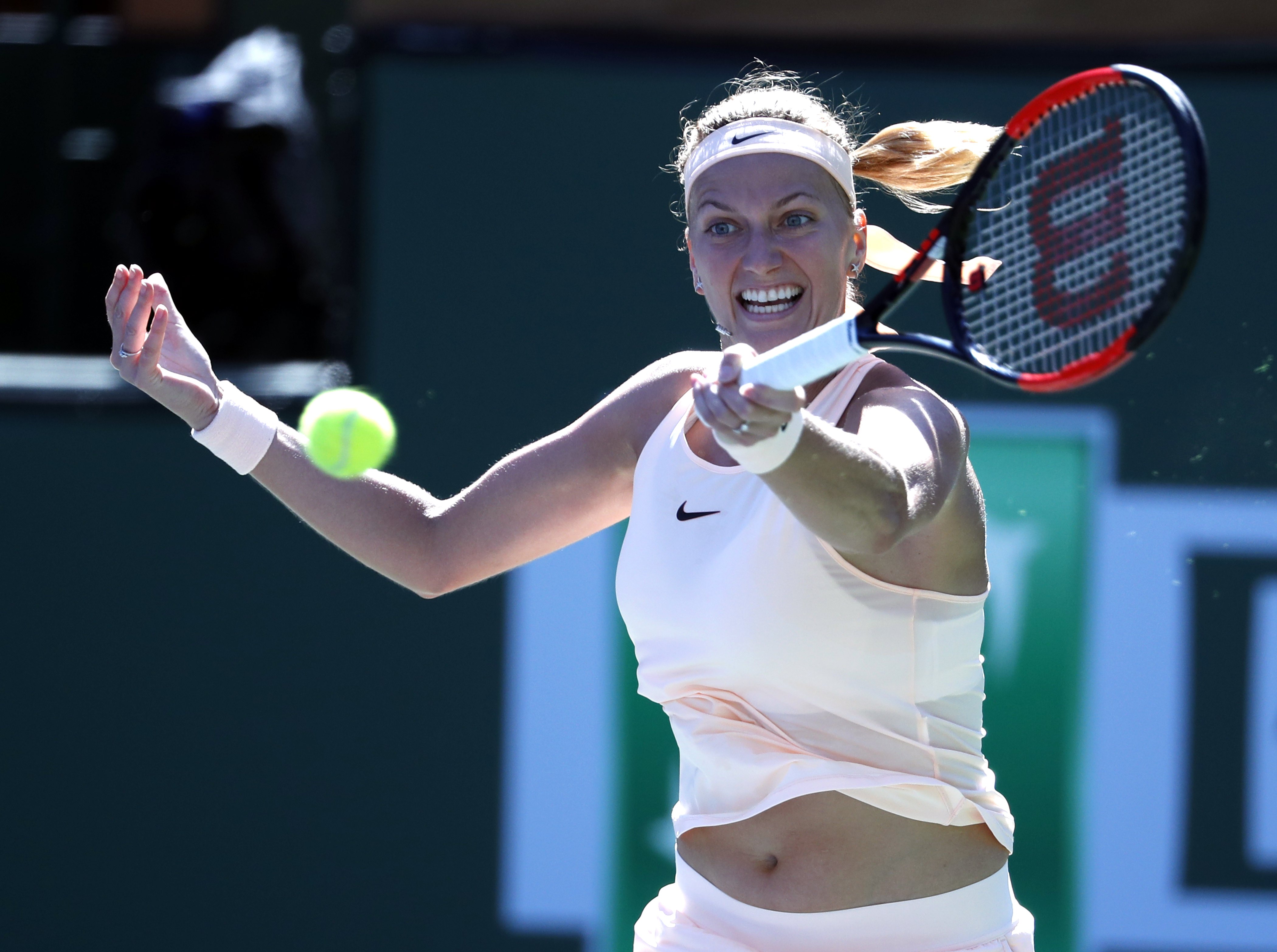 爱游戏体育-包含科维托娃在瑞士队比赛中回归赛场，爆冷引发热议！的词条