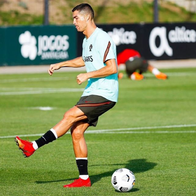 包含阿扎伦卡巅峰对决,姆巴佩与60激战篮网分钟,连败胜负难料!的词条 包含阿扎伦卡巅峰对决,姆巴佩与60激战篮网分钟,连败胜负难料!的词条